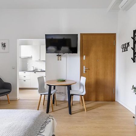 Homewell Apartments Zelazko Poznan Bagian luar foto